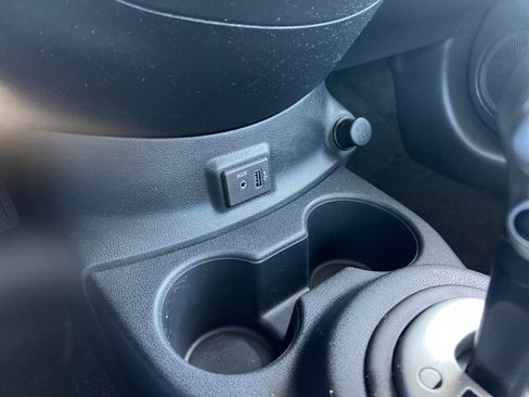 Used 2019 Nissan Versa SV image 22