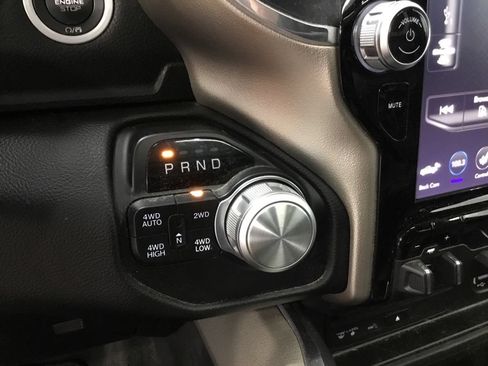 Used 2019 RAM 1500 Laramie AWD/4WD image 19