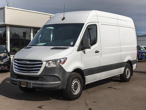 Used 2019 Freightliner Sprinter 3500 image 6