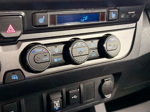 Used 2021 Toyota Tacoma TRD Sport AWD/4WD image 16