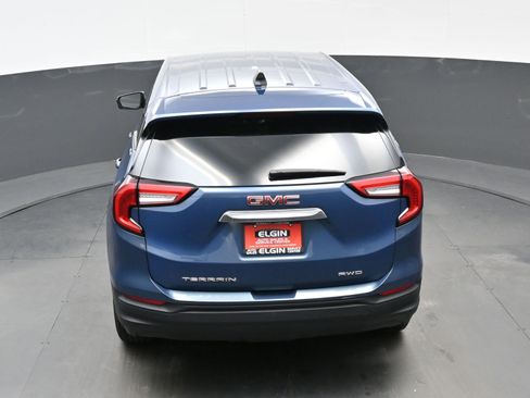 Used 2024 GMC Terrain SLE image 34