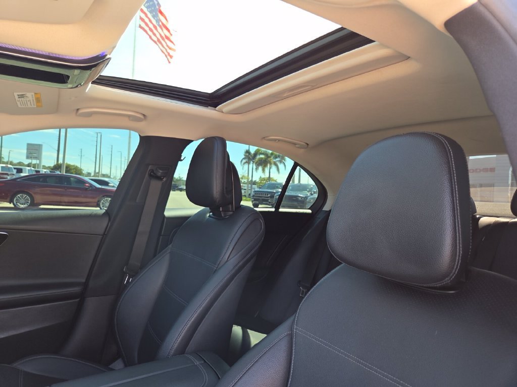 Used 2022 Mercedes-Benz C 300 Sedan image 26