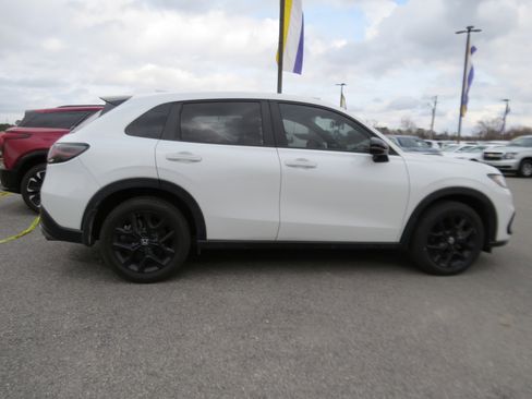 Used 2024 Honda HR-V Sport image 25