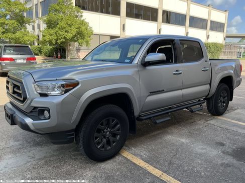 Used 2022 Toyota Tacoma SR5 RWD image 5
