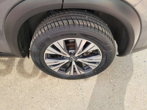 Used 2021 Nissan Rogue SV AWD/4WD image 11