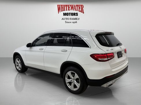 Used 2017 Mercedes-Benz GLC 300 4MATIC image 2