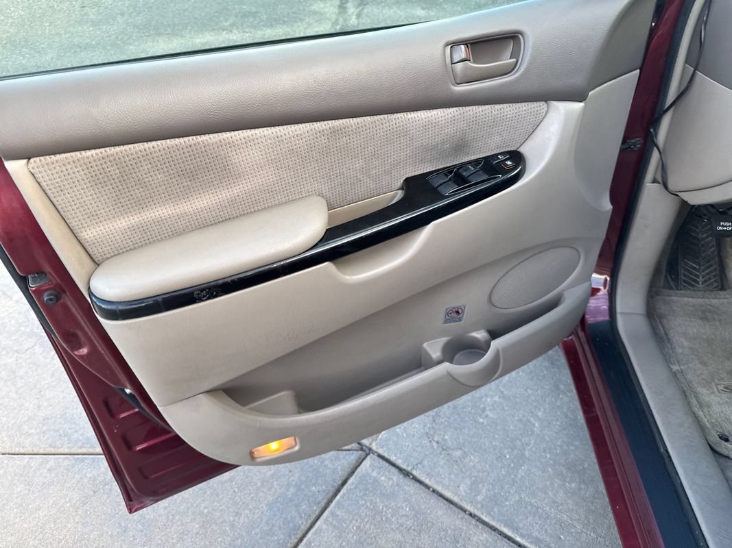 Used 2004 Toyota Sienna CE FWD image 26