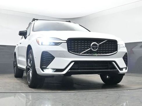 Used 2024 Volvo XC60 B5 Plus w/ Climate Package image 10