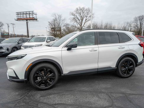 Used 2023 Honda CR-V Sport Touring image 3
