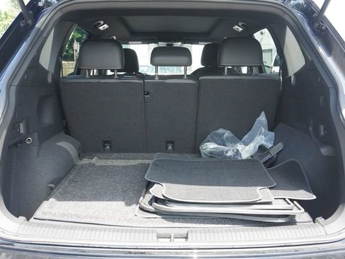 Used 2023 Volkswagen Tiguan SE R-Line AWD/4WD image 19