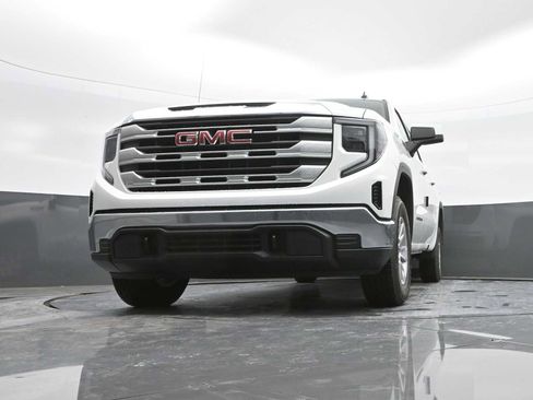 New 2026 GMC Sierra 1500 SLE w/ Preferred Package image 33