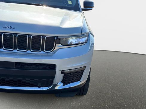 Used 2021 Jeep Grand Cherokee L Limited w/ Luxury Tech Group II AWD/4WD image 10