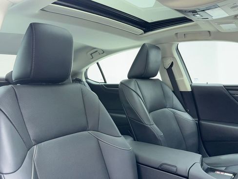 Used 2023 Lexus ES 350 w/ Premium Package FWD image 42