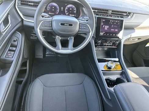 New 2025 Jeep Grand Cherokee L Laredo w/ Luxury Tech Group I image 26
