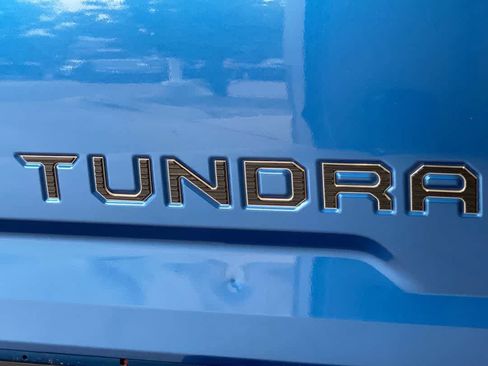 Certified 2017 Toyota Tundra SR5 w/ TRD Off Road Package AWD/4WD image 11