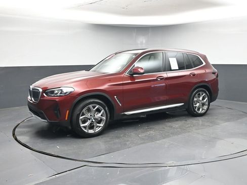 Used 2023 BMW X3 xDrive30i w/ Premium Package image 3