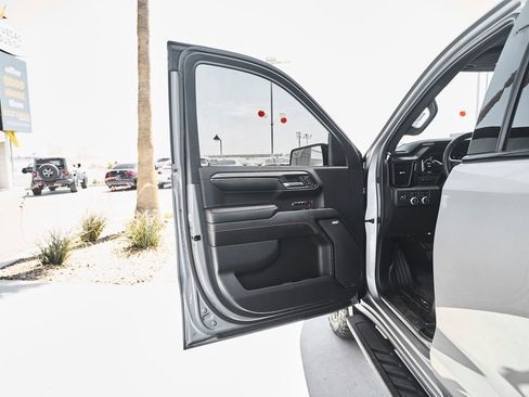Used 2024 GMC Sierra 1500 AT4 w/ Technology Package AWD/4WD image 17
