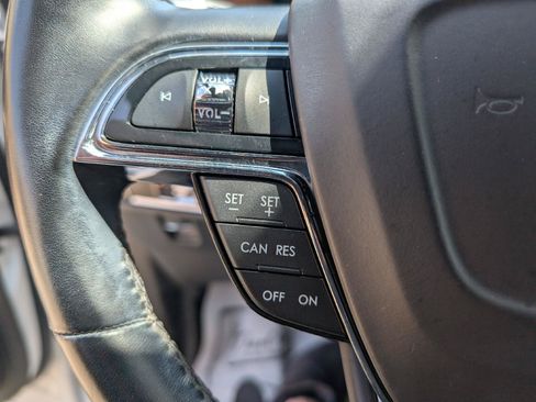 Used 2022 Lincoln Nautilus Reserve AWD/4WD image 22
