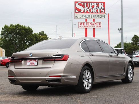 Used 2022 BMW 740i xDrive AWD/4WD image 4