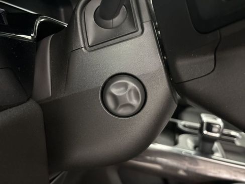 Used 2024 Chevrolet Silverado 1500 LTZ image 15