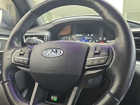 Used 2020 Ford Explorer XLT w/ Equipment Group 202A RWD image 6