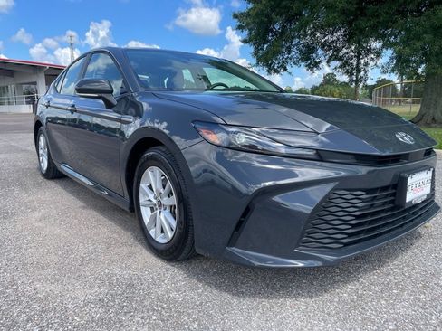 Used 2026 Toyota Camry LE w/ Convenience Package FWD image 9