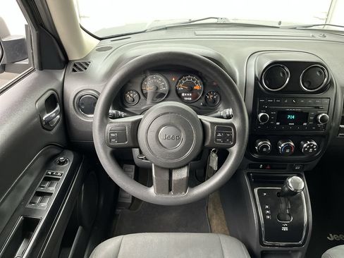 Used 2017 Jeep Patriot Sport w/ Power Value Group FWD image 10