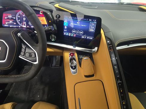 Used 2020 Chevrolet Corvette Stingray Premium Cpe w/ 3LT image 3