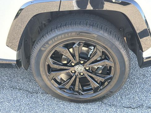 Certified 2023 Toyota RAV4 SE image 30