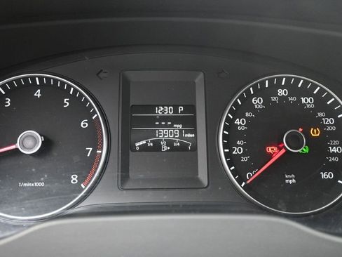 Used 2014 Volkswagen Jetta SE FWD image 14