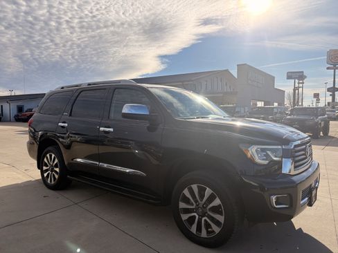 Used 2018 Toyota Sequoia Limited image 3