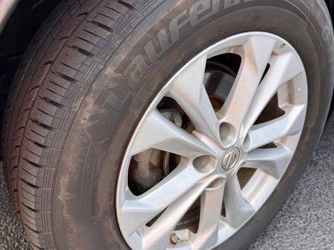 Used 2016 Nissan Rogue SV AWD/4WD image 28