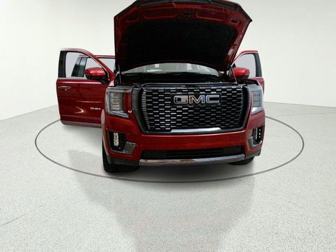 Used 2023 GMC Yukon XL Denali Ultimate AWD/4WD image 12