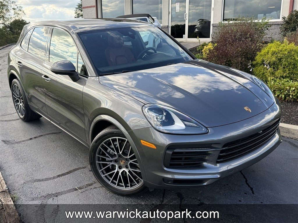 Used 2022 Porsche Cayenne AWD/4WD image 1