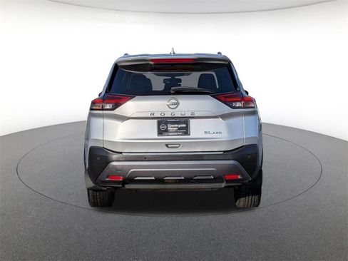 Used 2022 Nissan Rogue SL w/ SL Premium Package image 6