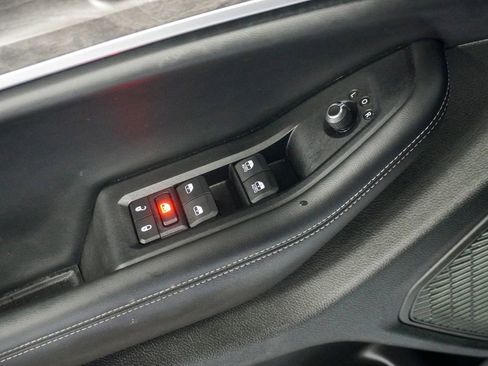 Used 2024 Jeep Grand Cherokee Limited w/ Luxury Tech Group II image 32