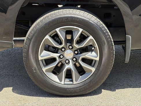 Used 2022 Chevrolet Silverado 1500 LT RWD image 32