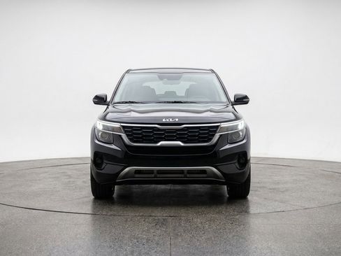 Used 2025 Kia Seltos S FWD image 2