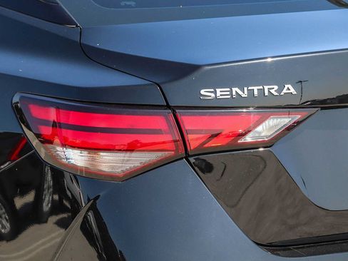 Used 2022 Nissan Sentra SV w/ Trunk Package FWD image 9