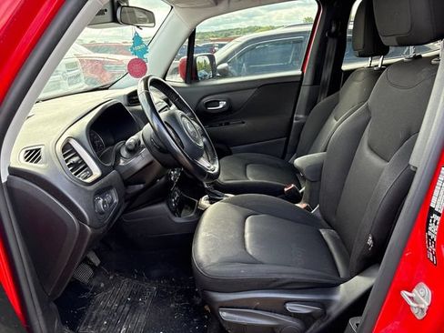 Used 2017 Jeep Renegade Latitude w/ Cold Weather Group AWD/4WD image 7