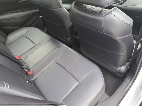 Used 2022 Toyota Corolla LE w/ Premium Interior Package FWD image 11