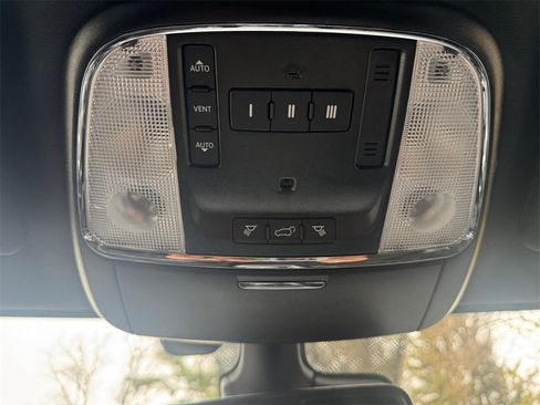 Used 2020 Jeep Grand Cherokee Altitude image 26