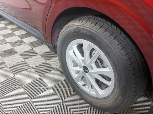 Used 2023 Kia Carnival LX FWD image 19