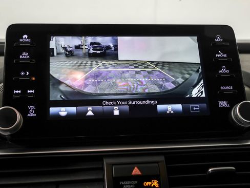 Used 2021 Honda Accord Touring image 7