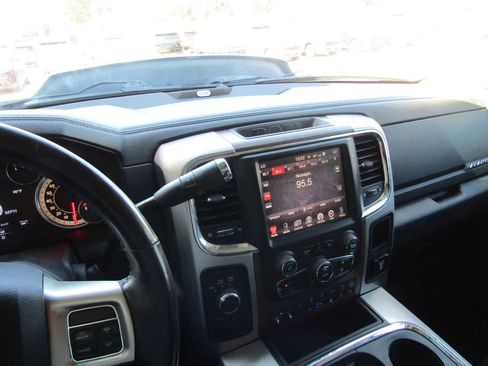 Used 2017 RAM 2500 Laramie w/ Convenience Group AWD/4WD image 30