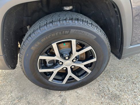 Used 2024 Jeep Grand Cherokee L Limited w/ Trailer Tow Package image 9