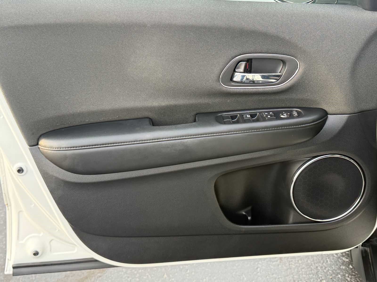 Used 2022 Honda HR-V EX image 11