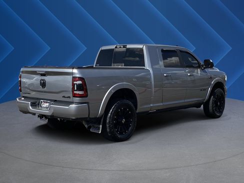 Used 2022 RAM 3500 Limited AWD/4WD image 3