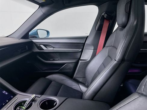 Used 2020 Porsche Taycan 4S image 25