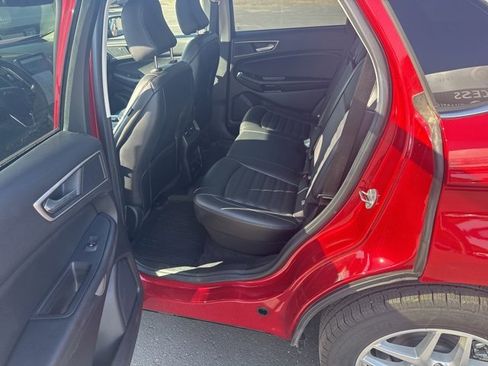 Used 2022 Ford Edge SEL w/ Convenience Package image 11